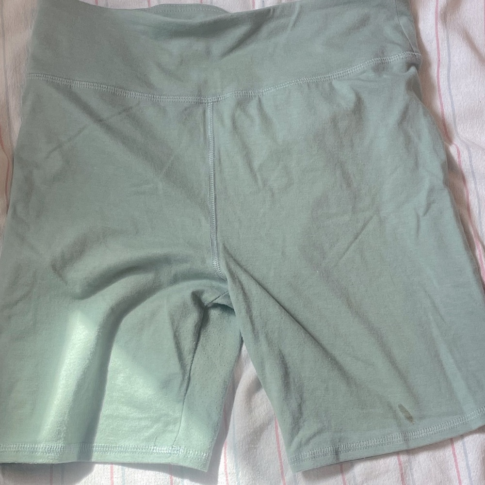 Sage green biker shorts kid’s medium l.